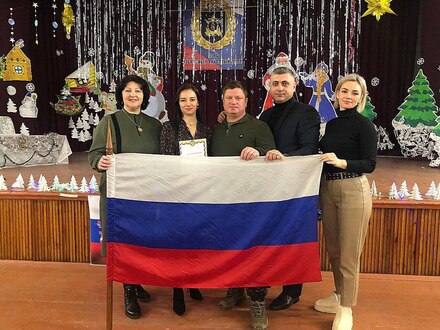 Фронтовая бригада артистов "Крым" Мария Кравчук, Александр Синников и участник фронтовой бригады, руководитель волонтёрского движения "СВО-Я-ПОМОЩЬ" Алёна Командир.